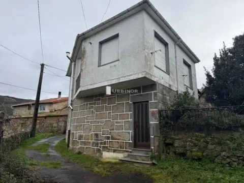 Casa en Maceda
