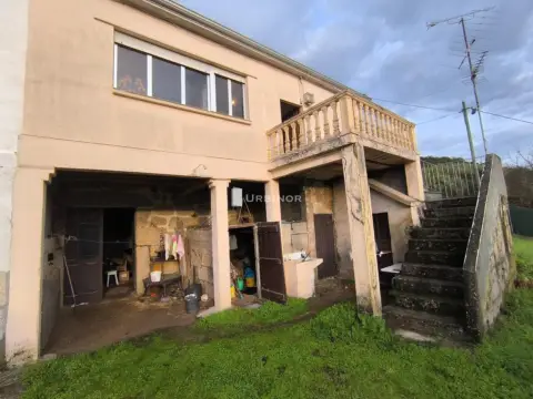 Casa en Cenlle