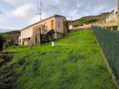Casa en Cenlle