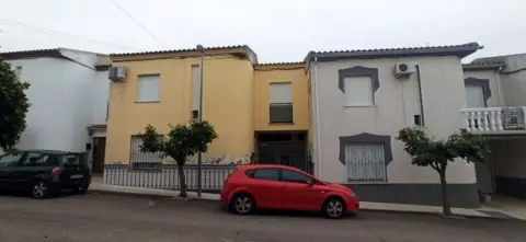 Casa adosada en calle Camilo José Cela, 6
