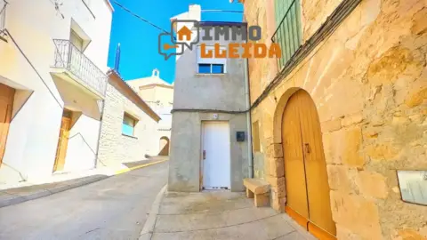 Casa adosada en calle D'emili Pujol, nº 26