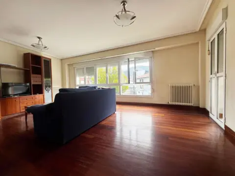 Piso en Camino de Ernio, 12