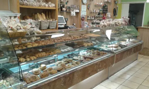 Local comercial en Poligono Santa Ana