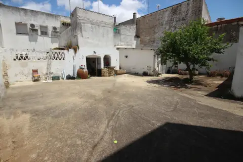 Casa en calle de la Calzada
