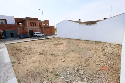 Terreno en calle Diego Caballero