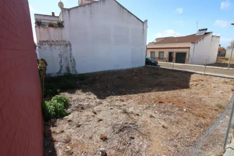 Terreno en calle de Cuba