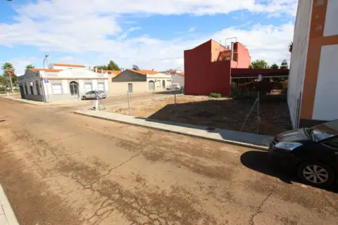 Terreno en calle de Cuba