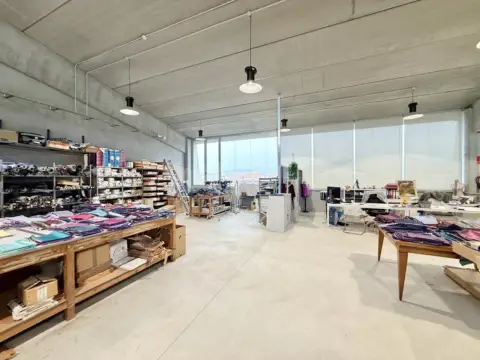 Nave industrial en Plaça del Vapor