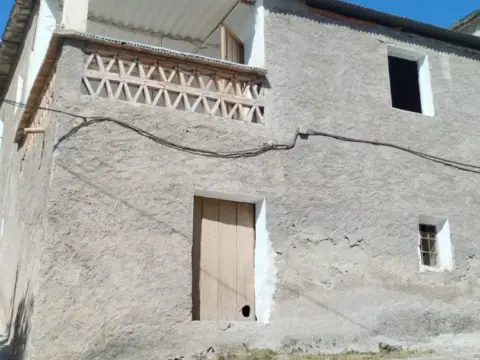 Casa en calle del Cementerio