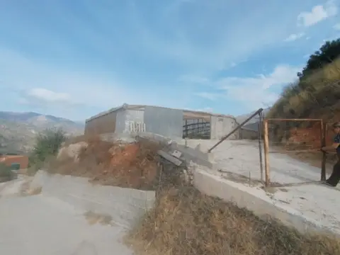 Finca rústica en calle Guájar-Faragüit