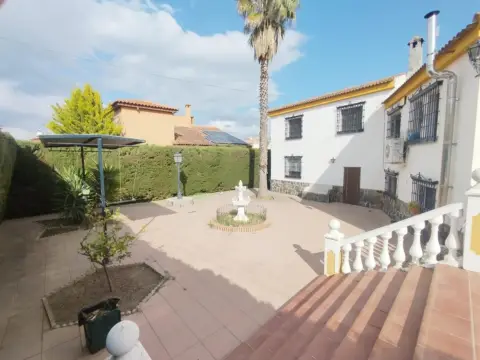 Chalet en calle de la Adelfa