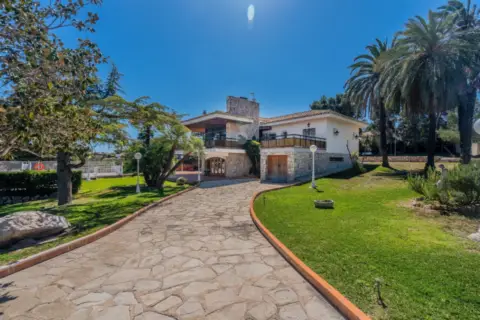 Chalet en calle Perís y Valero