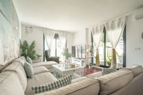 Casa pareada en Carrer del Río Duero