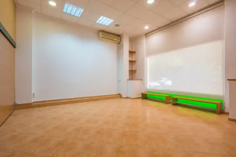 Local comercial en calle de Senda Secanet
