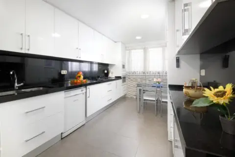 Casa pareada en calle Alquibla