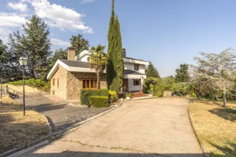 Chalet en Avenida de las Acacias