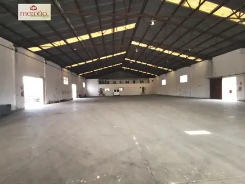 Nave industrial en Algoros