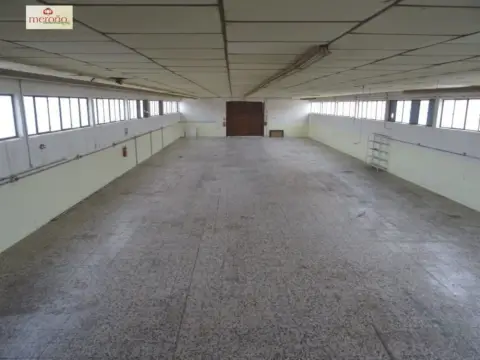 Nave industrial en Daimes