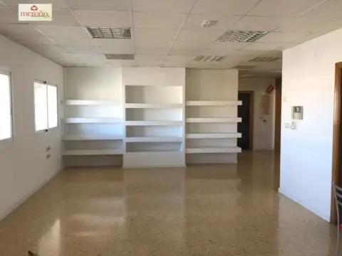Oficina en Poligono Torrellano