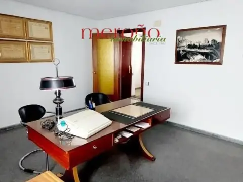 Oficina en Asilo - Pisos Azules