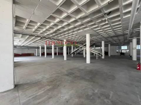 Nave industrial en Poligono Torrellano