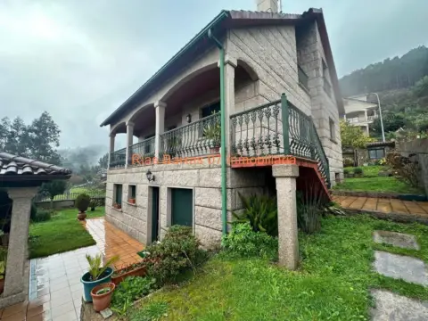 Chalet en Louredo