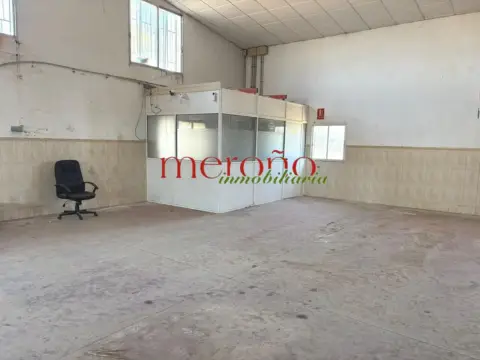 Nave industrial en Daimes