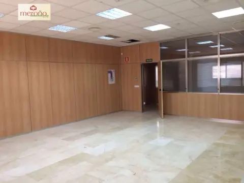 Oficina en Poligono Carrus