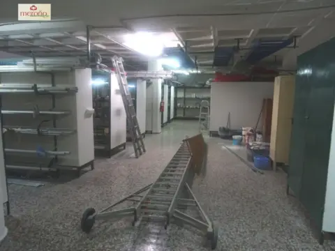 Local comercial en Toscar