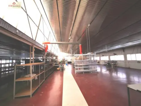 Nave industrial en Toscar