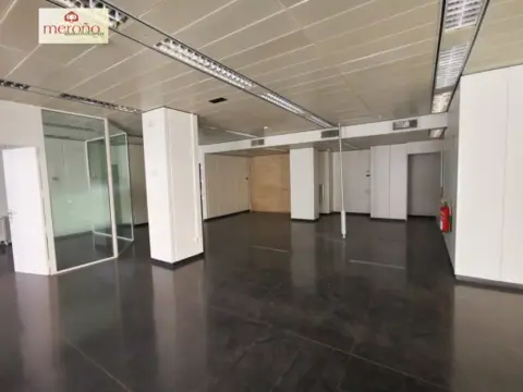 Local comercial en Toscar