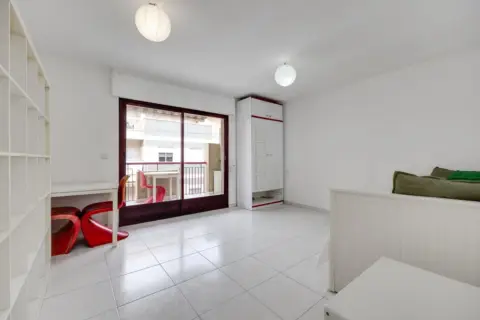 Estudio en calle de la Barraca, 3