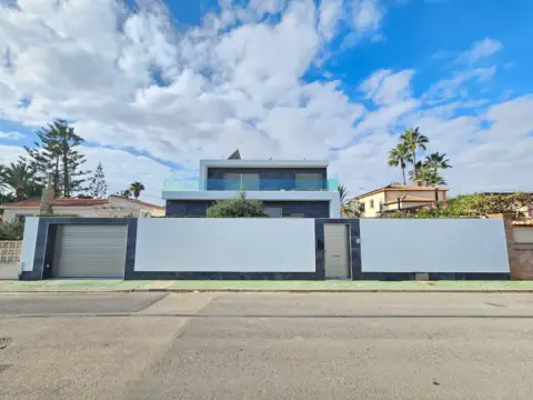 Chalet en calle de los Gorriones, 5