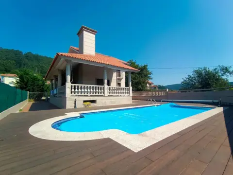 Chalet en calle Lg Lamela-Bordons