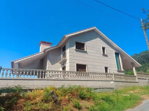 Chalet en calle Lg Lamela-Bordons