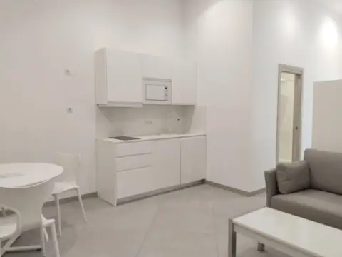 Local comercial en Comedias - Alameda