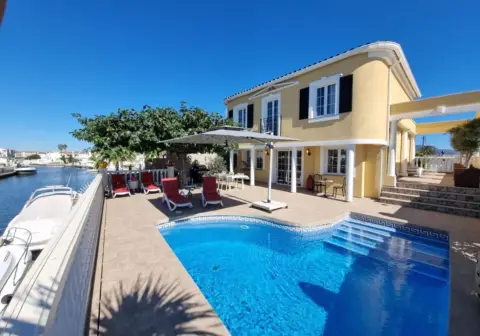 Casa – Castelló d'Empúries