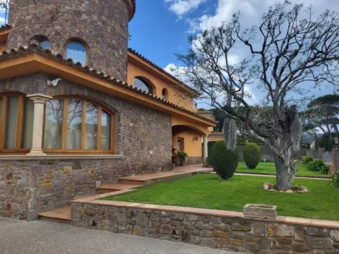 Casa – Mont-ras
