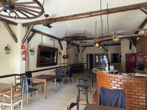 Local comercial en calle Mare de Deu de Montserrat