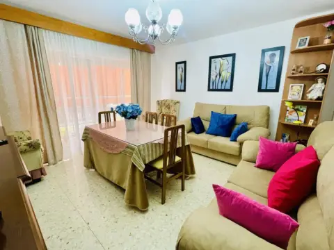 Piso en Pl. de Abastos