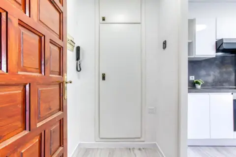 Estudio en calle Poblat Tipic-C