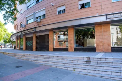 Local comercial en Avenida Nuestra Señora de la Paz