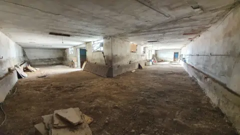 Nave industrial en calle San Miguel