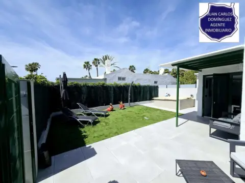 Casa adosada en Avenida Touroperador Thomson Hol.