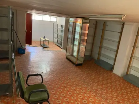 Almacén en Av. Barcelona - Viñuela - Rescatado