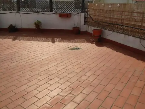 Piso en Av. Barcelona - Viñuela - Rescatado