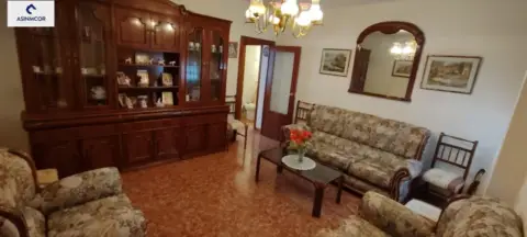 Piso en Av. Barcelona - Viñuela - Rescatado