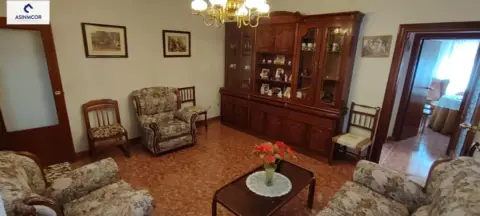 Piso en Av. Barcelona - Viñuela - Rescatado