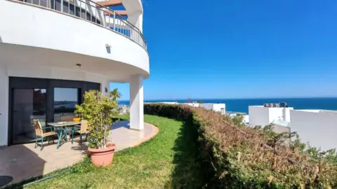 Casa pareada en calle Castaño