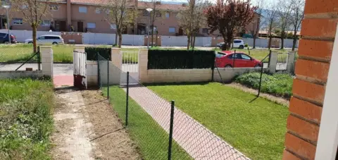 Casa adosada en calle La Rosa, nº 5